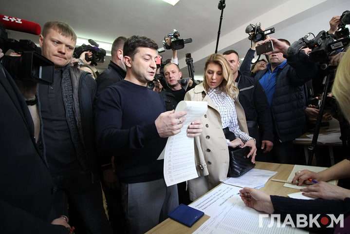 Шоу не буде: кандидат у президенти Зеленський відмовився фоторафувати бюлетень