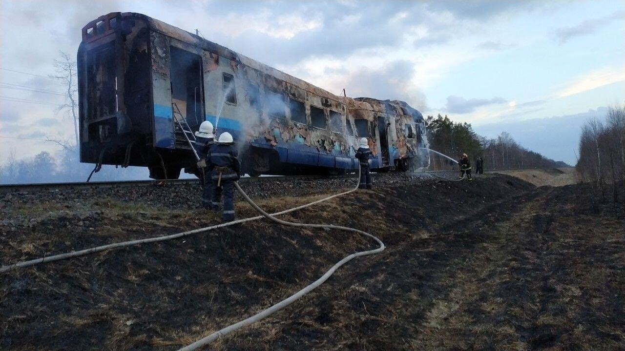 На Рівненщині під час рейсу загорівся пасажирський потяг (ФОТО)