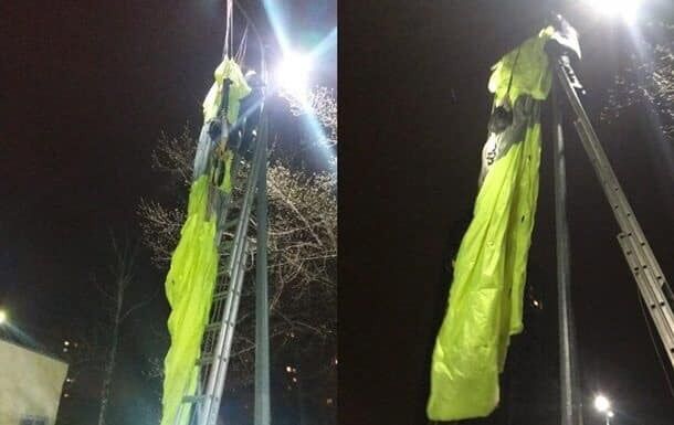 Не розрахував - стрибок з парашутом з багатоповерхівки завершився викликом МНС (ФОТО)