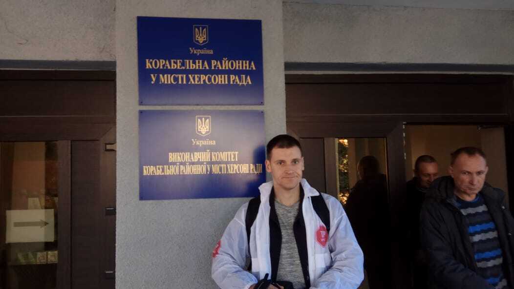 ''СтопКор'' звернувся до НАЗК через зловживання службовим становищем реєстратора Херсонської міськради (фото)