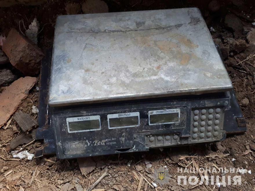 Металобрухт з кладовища – сумнівний бізнес може вартувати власниці позбавлення волі (ФОТО)