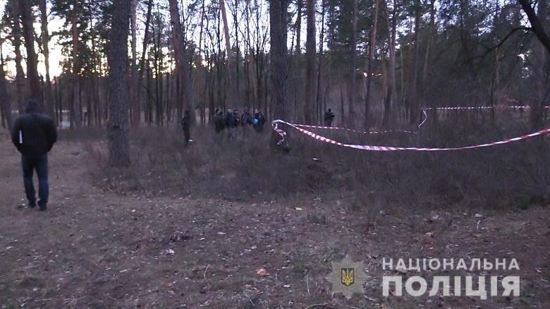 У Києві на території парку знайшли труп немовляти