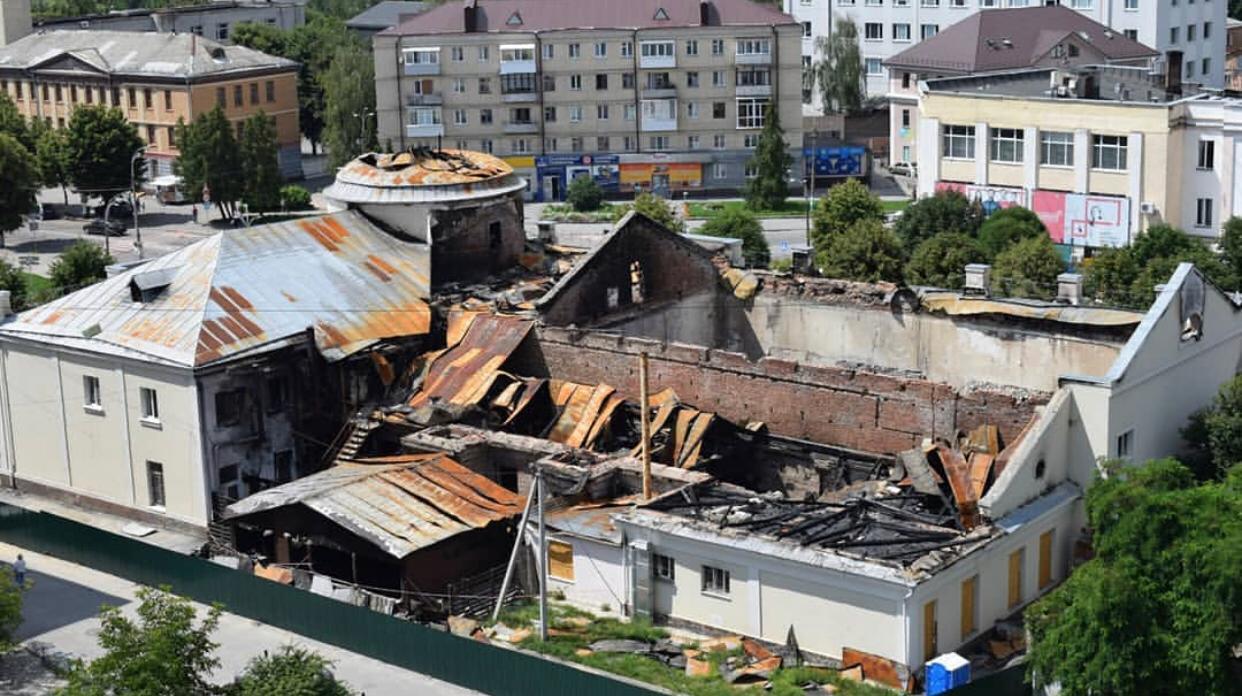 Масштабна акція протесту на Житомирщині – люди вимагають відновлення будівлі Молодіжного центру (фото)