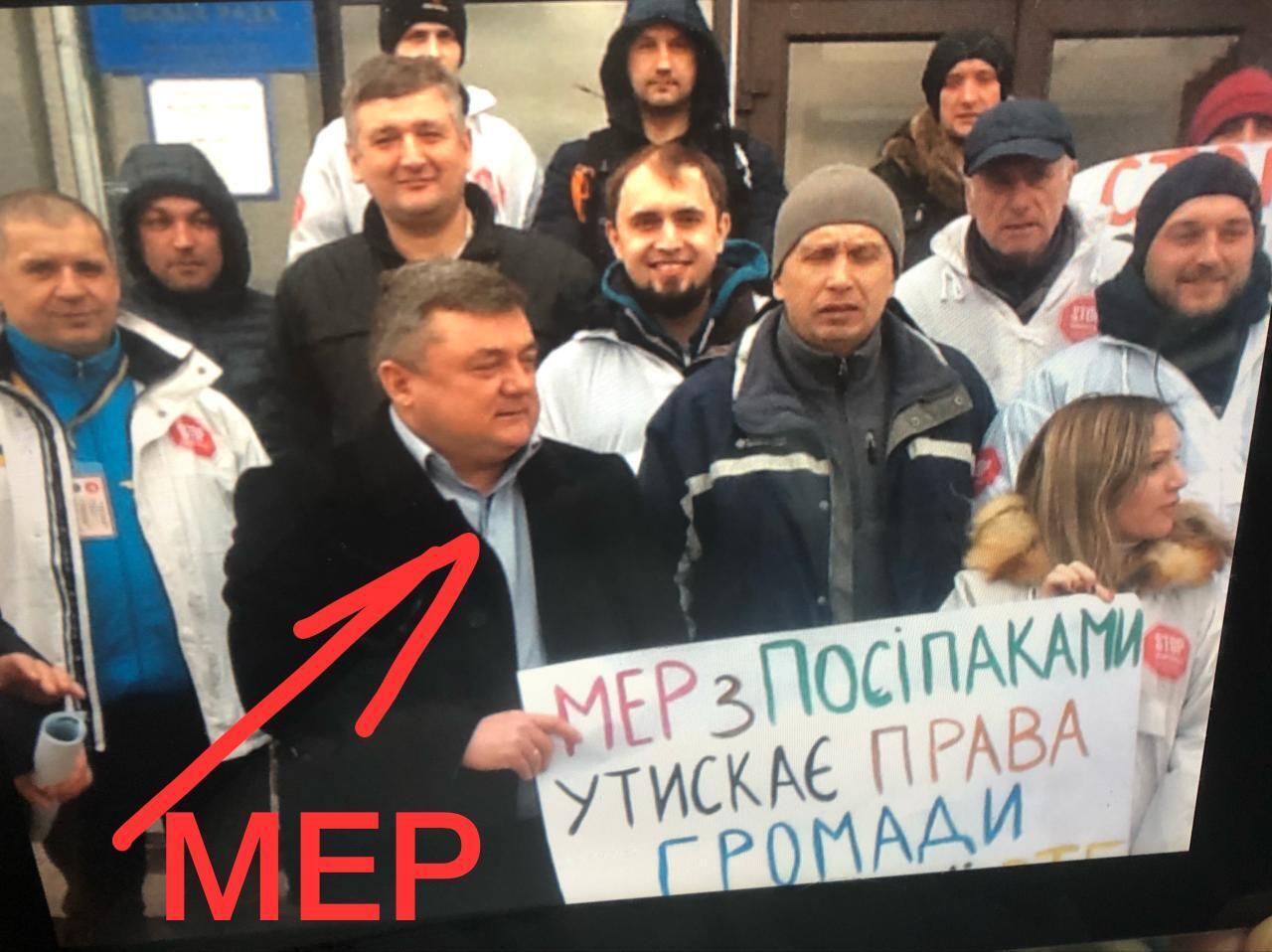 Хюндай для мера: в районі дефіцит маршруток, але голові Олевська придбали службову VIP-автівку