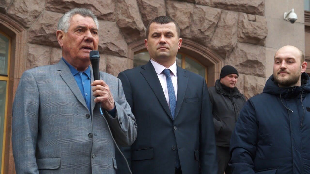 Паркувальники проти депутатів Київради – права на паркомайданчики продаватимуть лише через Prozorro