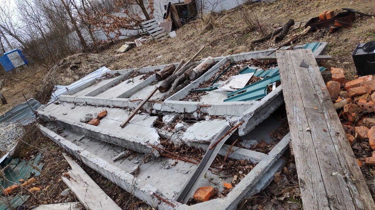 Три дні на демонтаж: нардепові Хомутинніку поставили умови через незаконний паркан