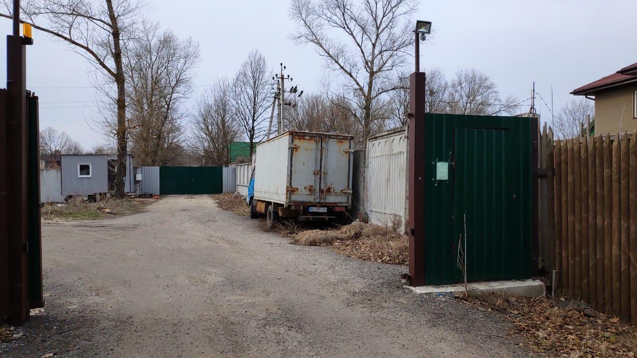 Три дні на демонтаж: нардепові Хомутинніку поставили умови через незаконний паркан