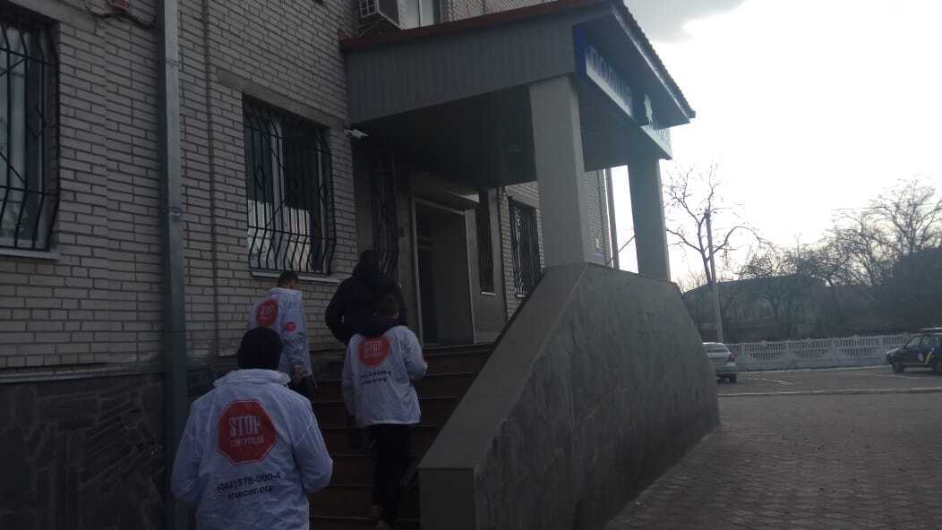 Попались? До піщаних браконьєрів з Броварів приїдуть фіскали та КРУ