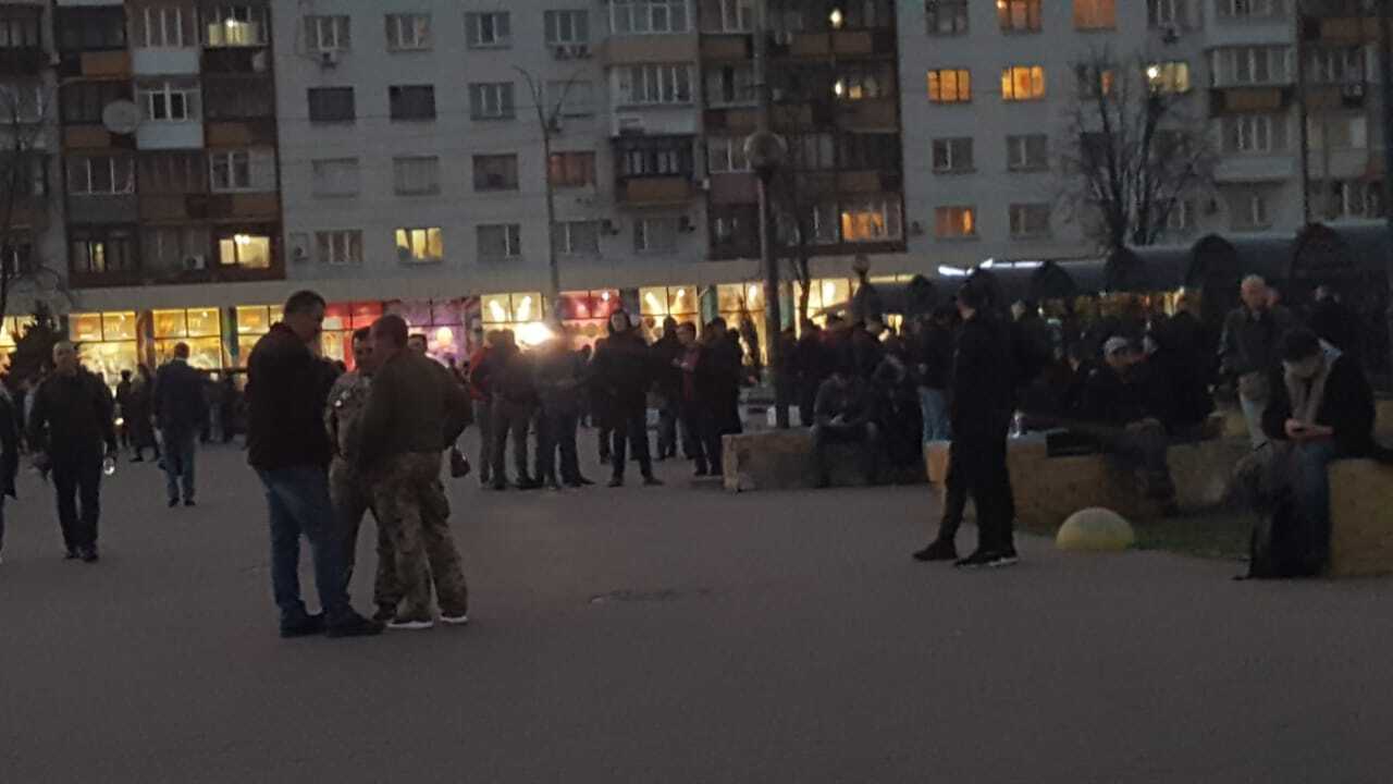 Переночувати під ЦВК за 700 гривень