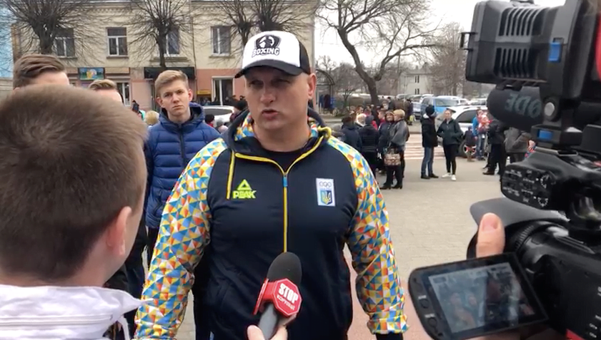 Масштабна акція протесту на Житомирщині – люди вимагають відновлення будівлі Молодіжного центру (фото)