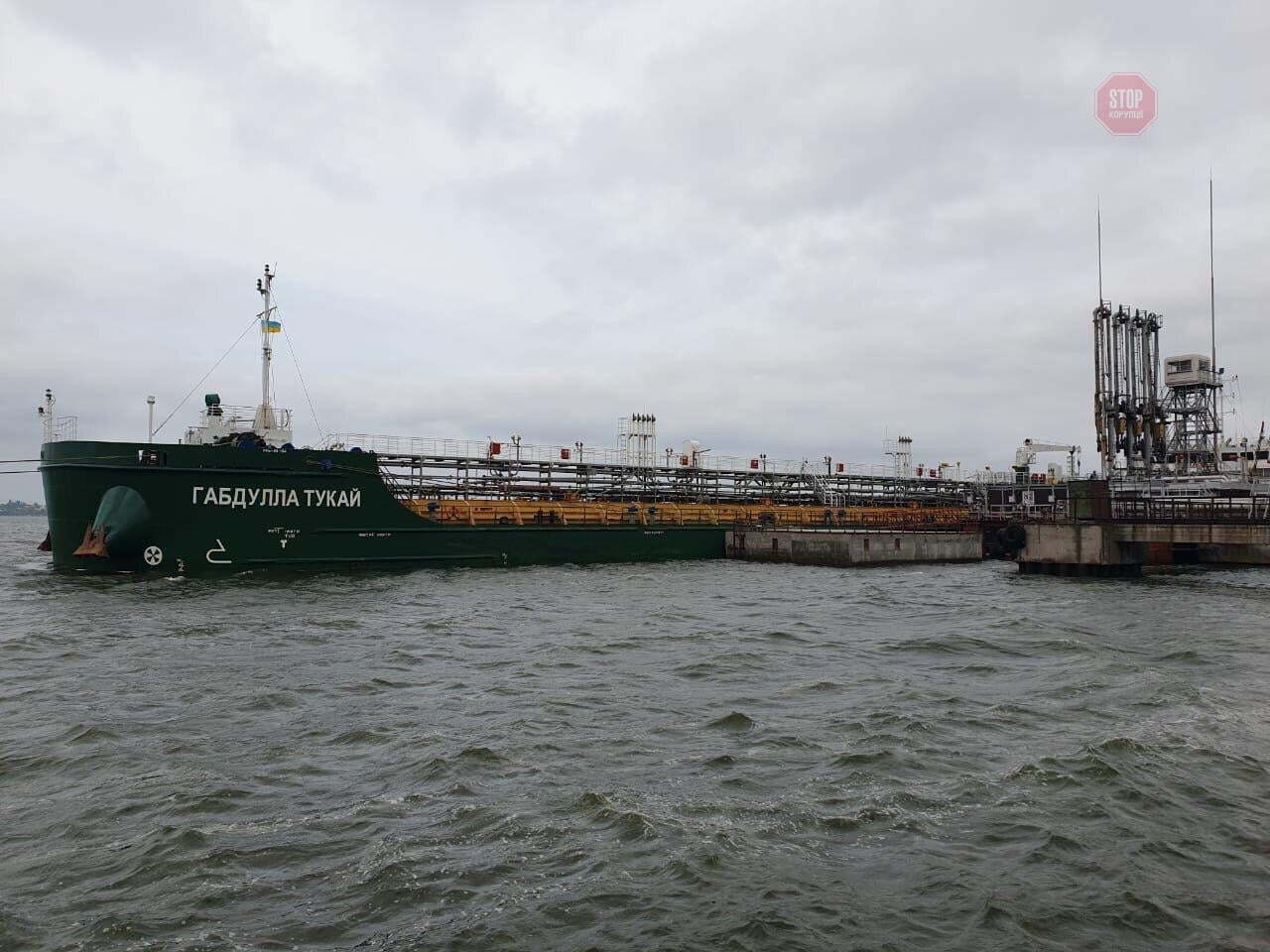 Миколаївські митники викрили контрабанду нафтопродуктів на 183 мільйони гривень