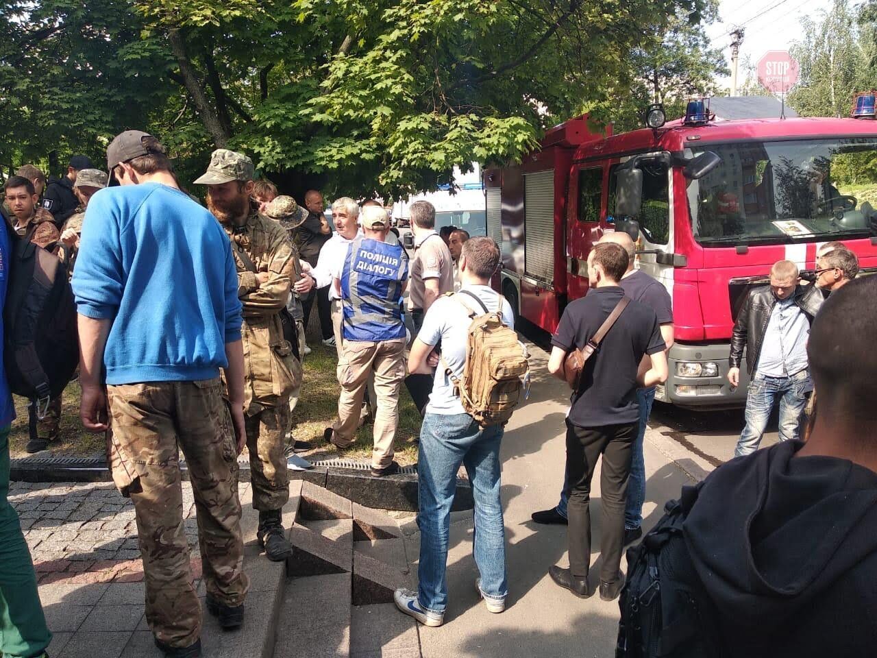 Під ВККСУ сапери шукають бомбу, активісти – одеського суддю Чванкіна