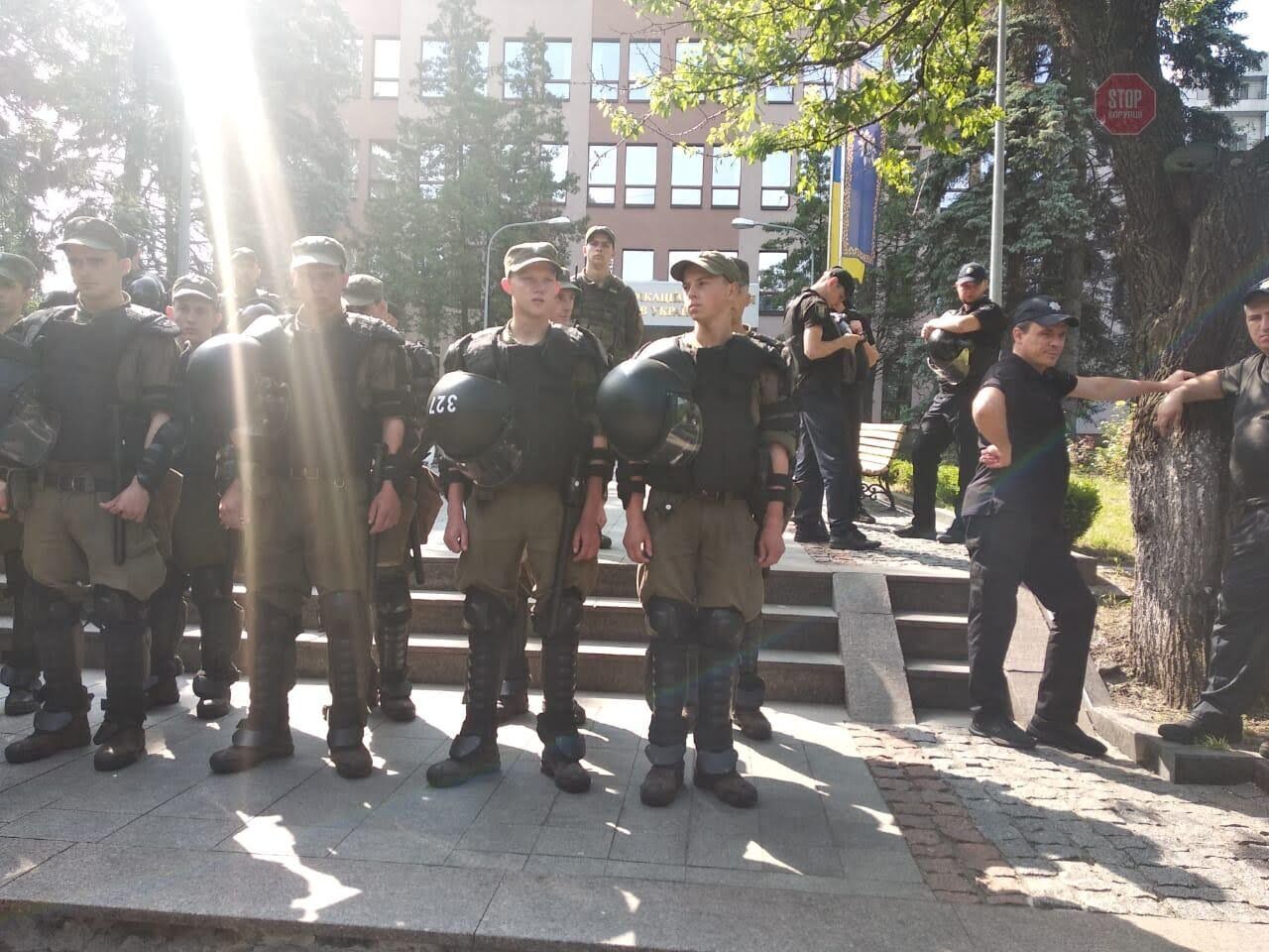 Під ВККСУ сапери шукають бомбу, активісти – одеського суддю Чванкіна