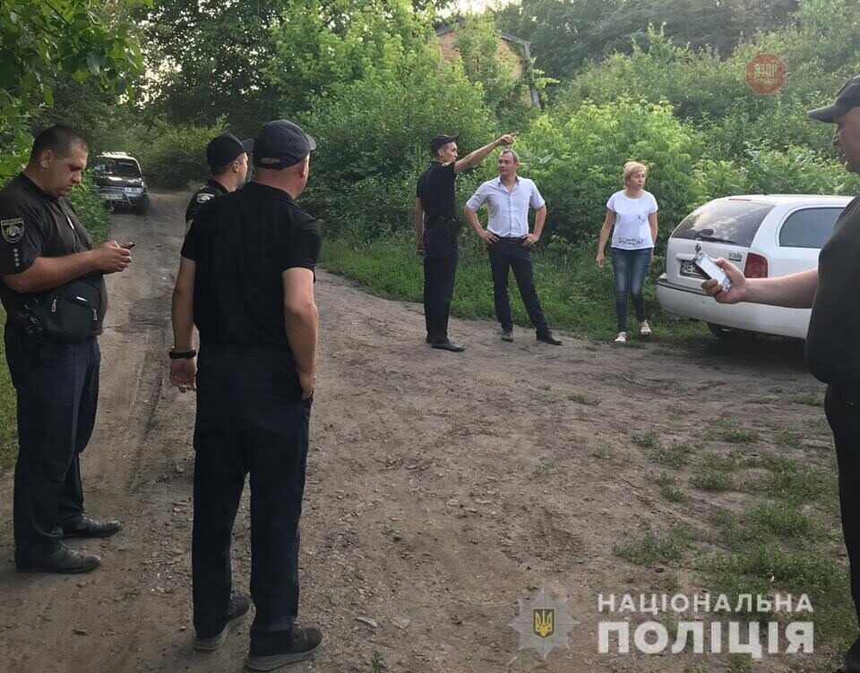 На Дніпропетровщині у траві поблизу водойми знайшли зниклого 4-річного хлопчика (ФОТО)