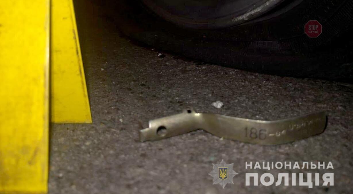 На Дніпропетровщині підприємцю кинули під авто гранату, є поранені (ФОТО)