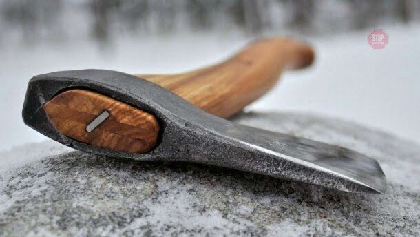 Б'є – значить любить? На Кіровоградщині чоловік мало не до смерті побив дружину сокирою