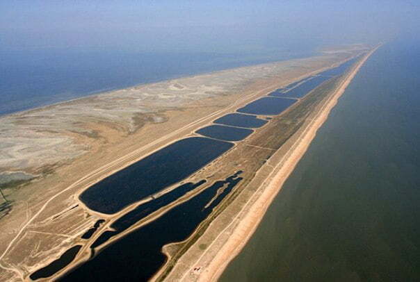 Гніздечко на пляжі: як дерибанять курорт на Арабатці (анонс)