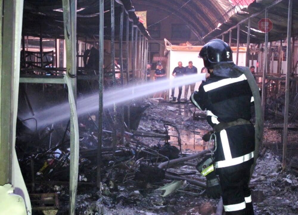 На одеському ринку сталася пожежа (фото, відео)