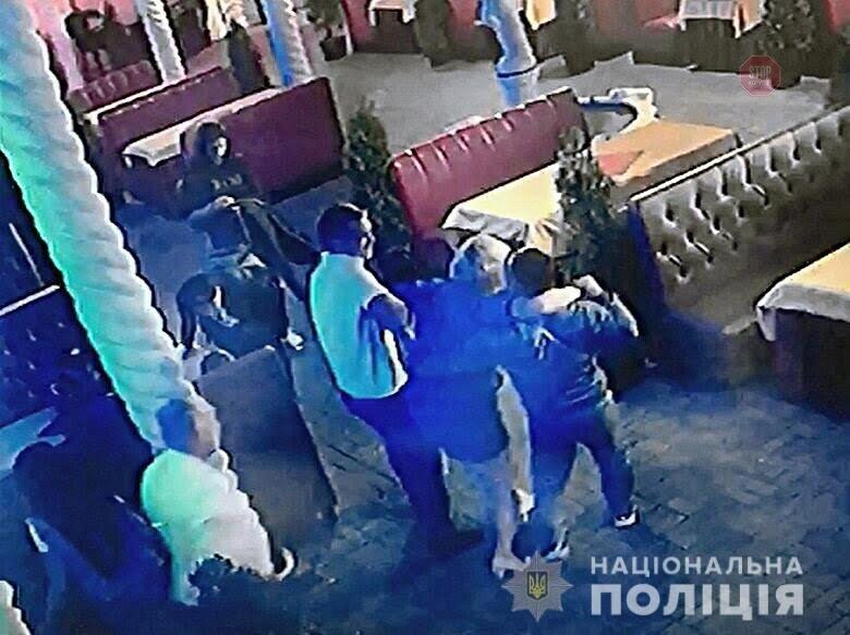 15 років, а вже “клофелінщиця”: у Києві затримали малолітню зловмисницю (фото)