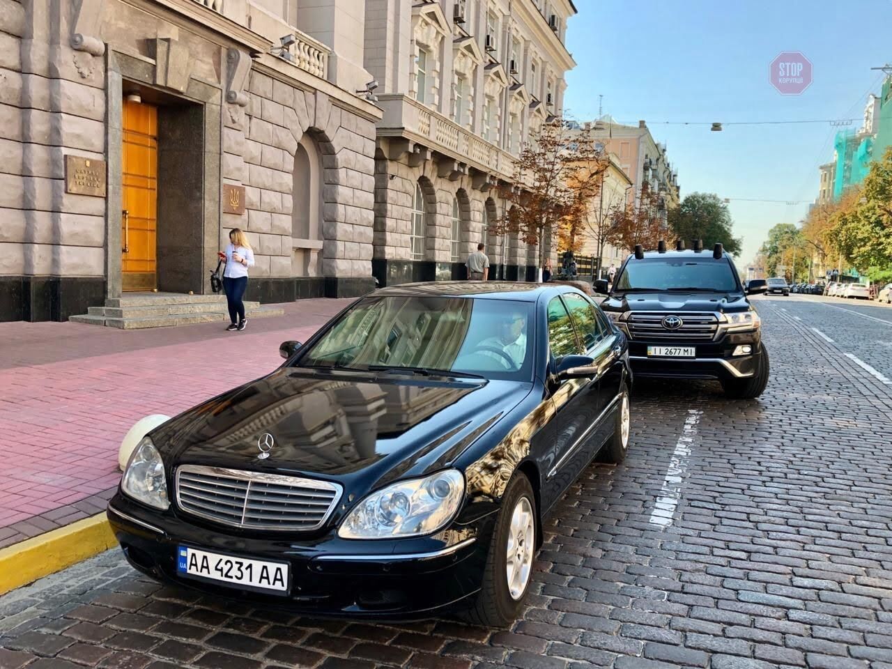 На цих авто пересувається Дмитро Крючков