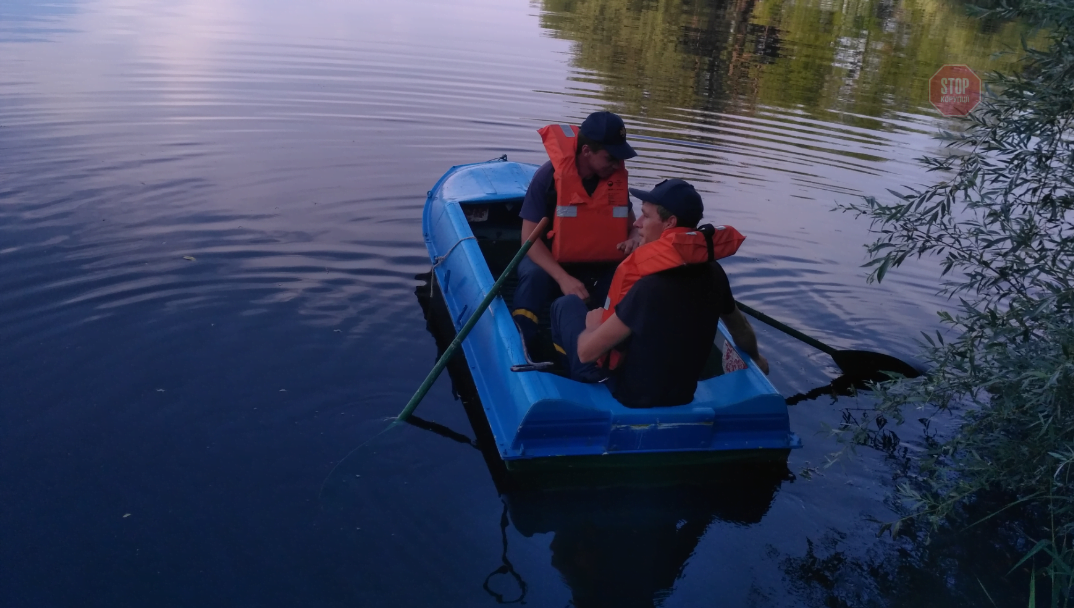 У столичному парку з водойми дістали тіло молодого чоловіка