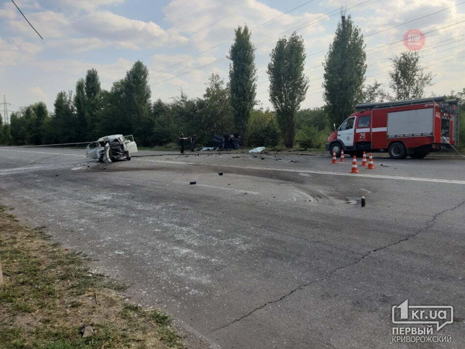 На Дніпропетровщині сталася жахлива ДТП, є загиблі (фото)