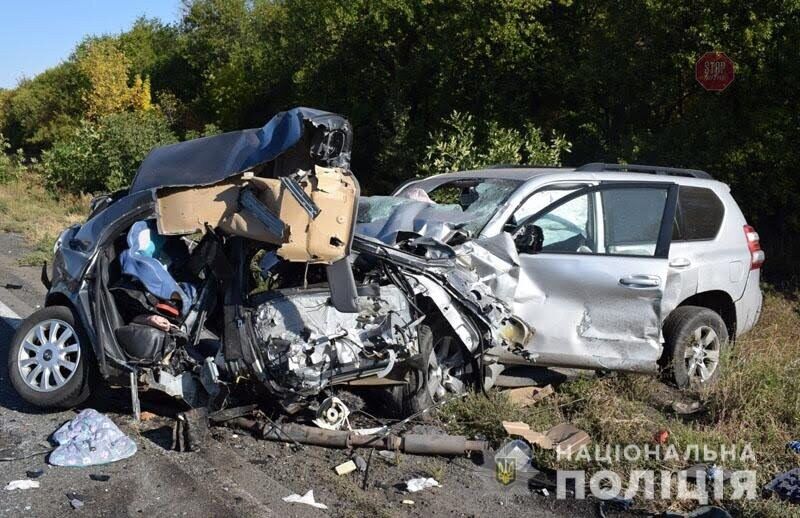 Жахлива ДТП поблизу Слов'янська: загинуло троє людей, серед яких шестирічна дівчинка (фото)