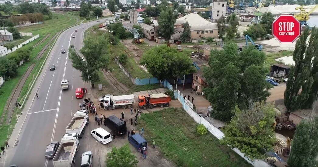 На Подолі зафіксували точку незаконного піщаного бізнесу