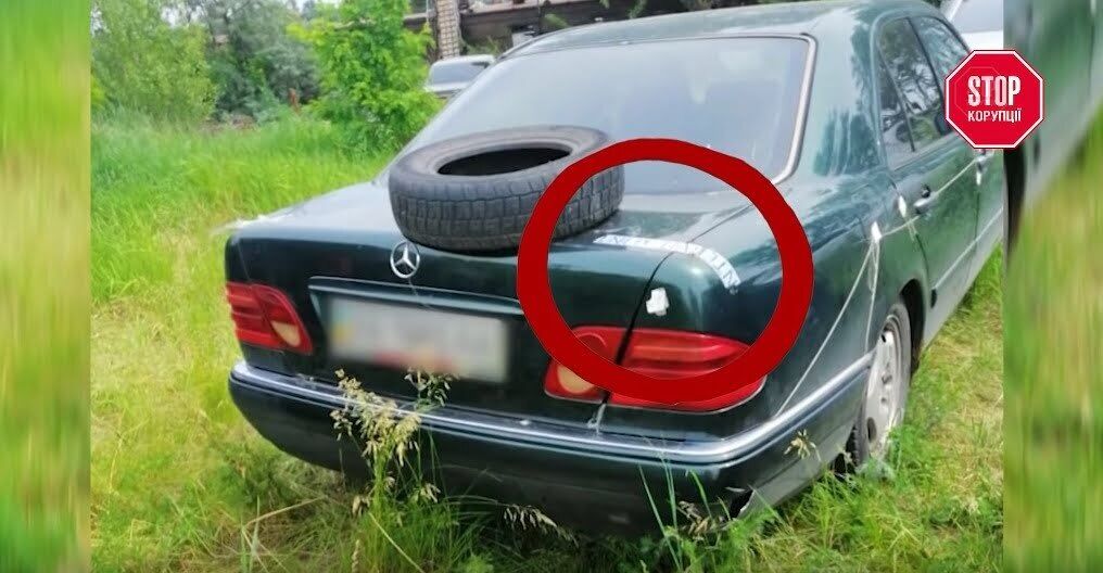 Володимир знайшов свій автомобіль із пошкодженим багажником на ''штрафмайданчику''
