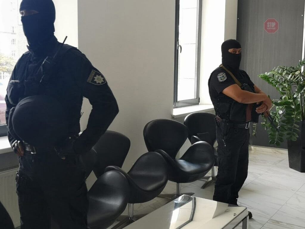 Обшуки в ''Асвіо банку'': мета – тиск на завод у Броварах