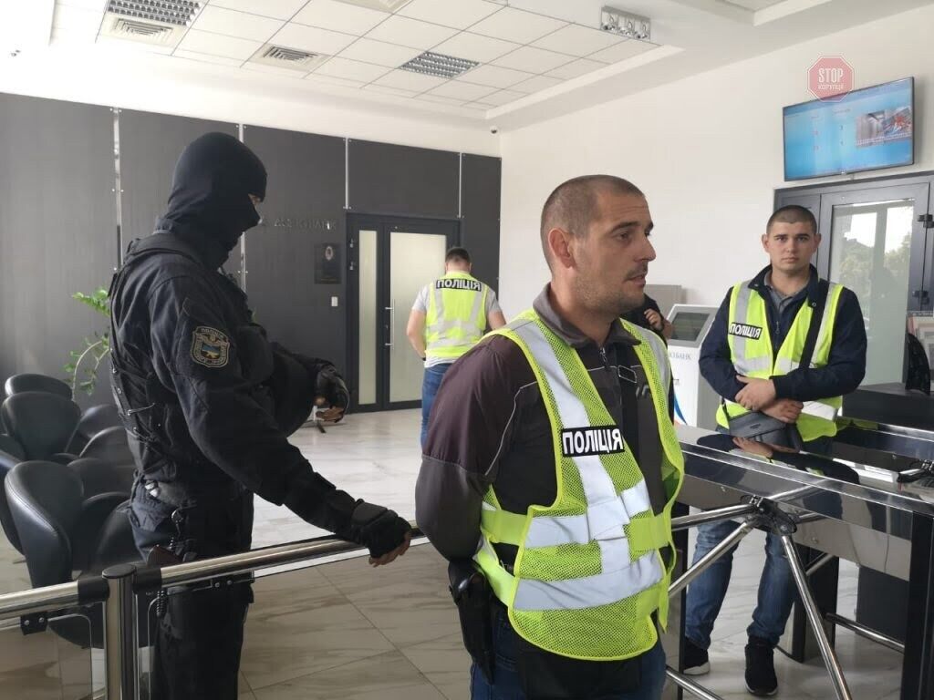 Обшуки в ''Асвіо банку'': мета – тиск на завод у Броварах