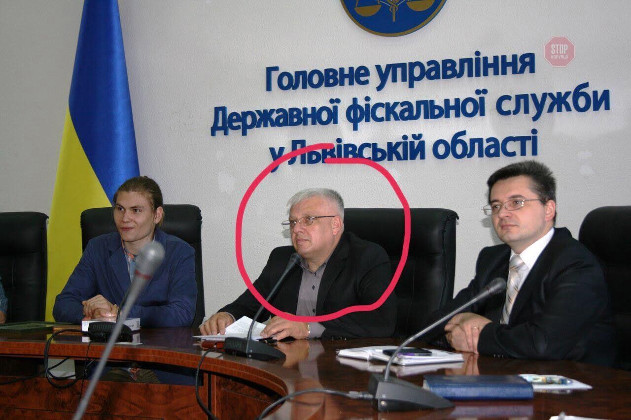 Активісти чекали на Василя Крисяка, але той до них так і не вийшов