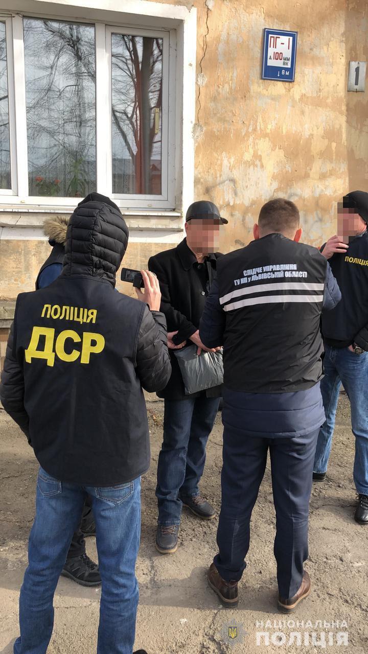 У Львові поліцейські затримали замовника підпалу автомобіля