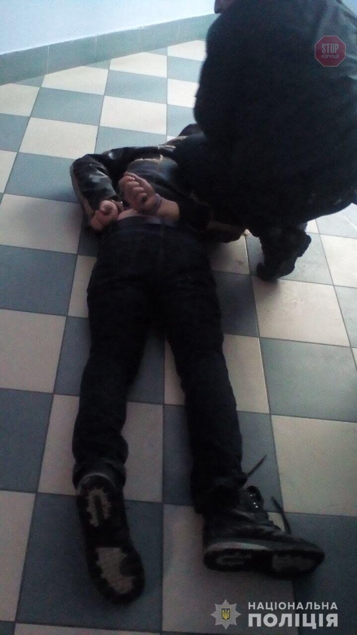 В перший день нового року у Львові побили правоохоронців (фото)