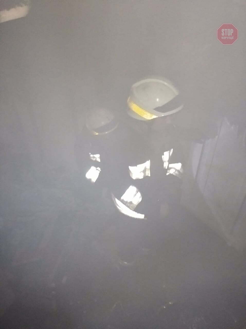 У Дніпрі вогнеборці ліквідували пожежу у приватному будинку, є постраждалі (фото)