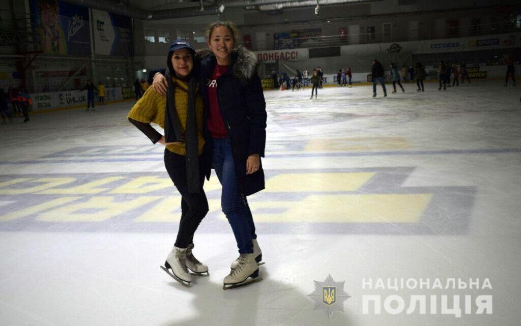 Поліцейські Покровська та лігівці відвідали Дружківську льодову арену
