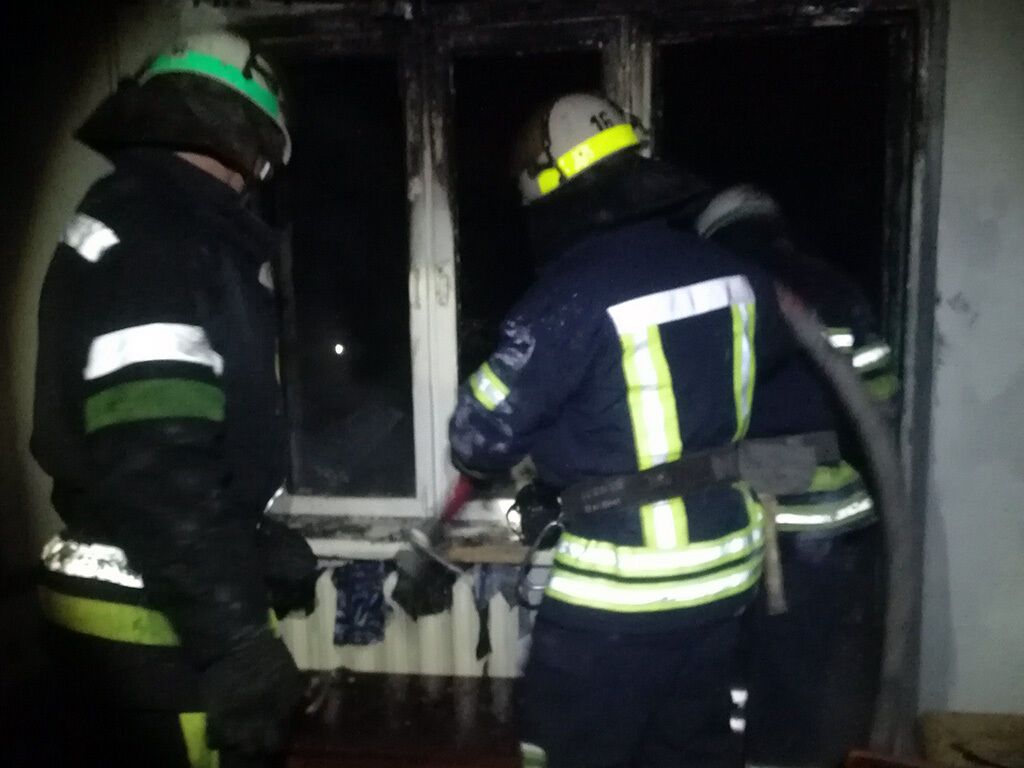 Дніпропетровська область: співробітники Служби порятунку врятували на пожежі жінку