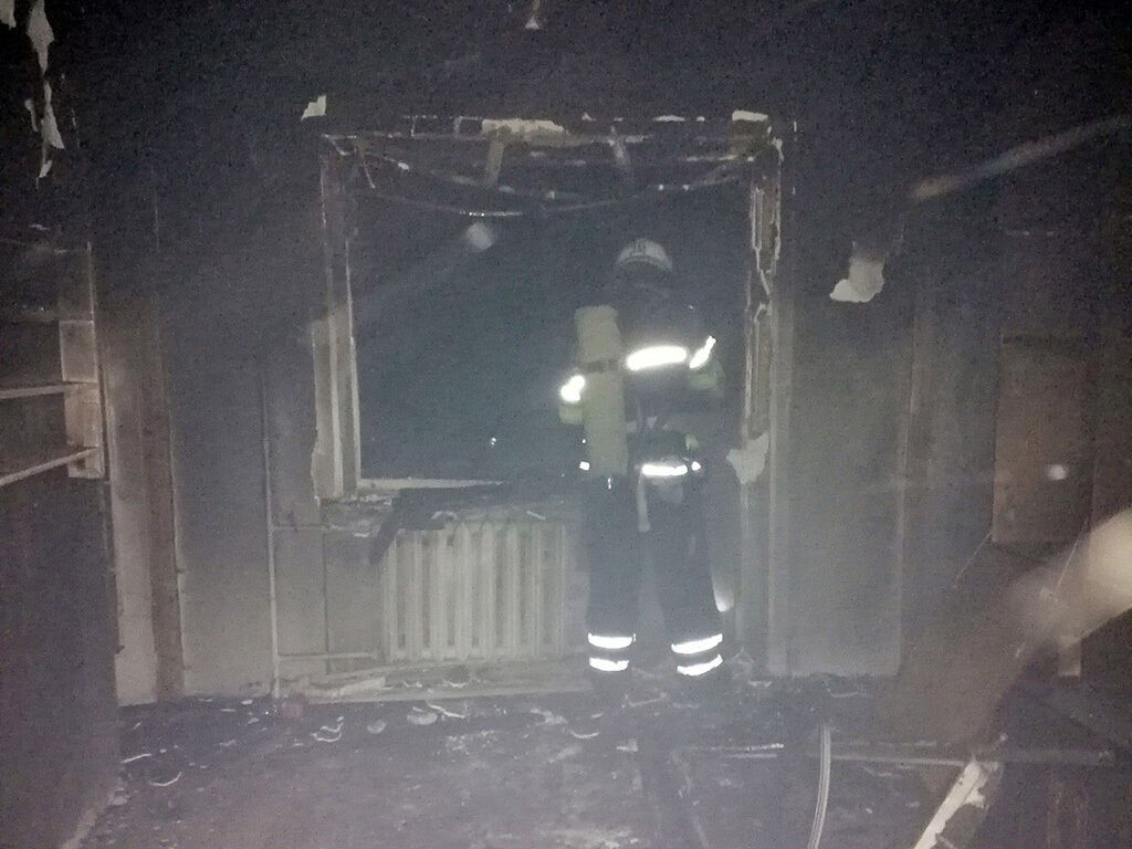 Дніпропетровська область: співробітники Служби порятунку врятували на пожежі жінку