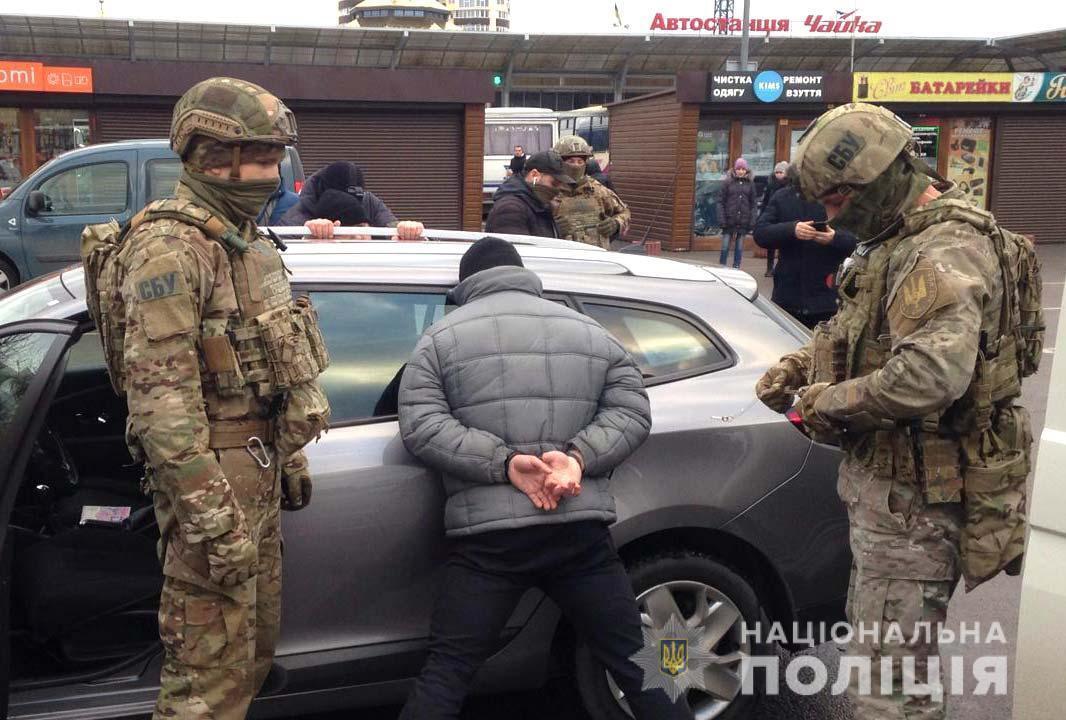 У Рівному правоохоронці затримали чоловіка за збут ртуті в особливо великих розмірах