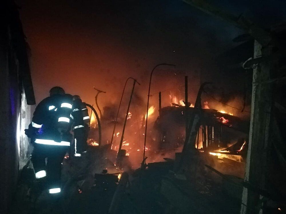 Миколаїв: на пожежі вогнеборці виявили тіло загиблої жінки