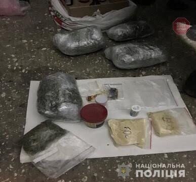 На Дніпропетровщині поліція вилучила наркотиків на суму понад 500 тисяч гривень (фото, відео)