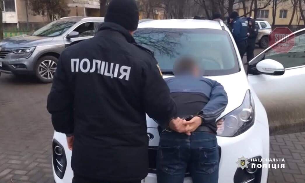 В Одесі озброєні злодії пограбували інкасаторів (фото, відео)