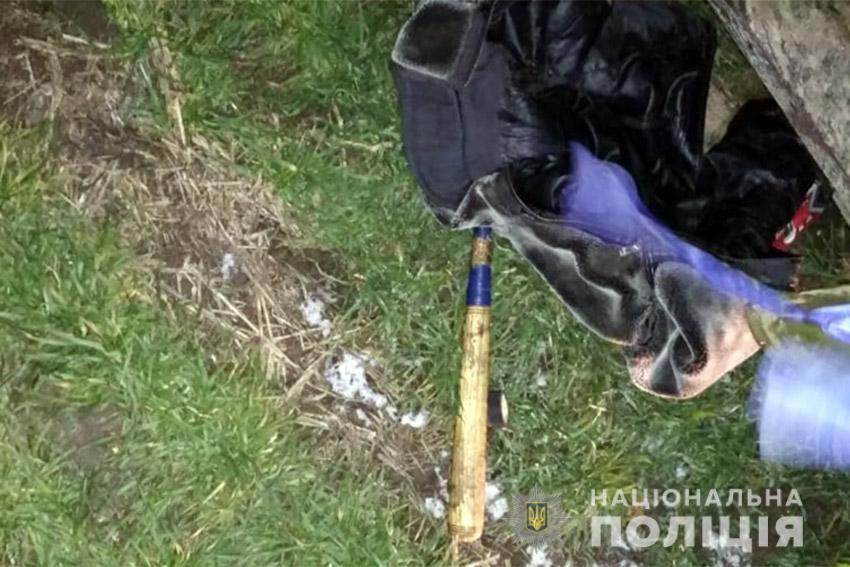 На Хмельниччині під час затримання «чорних» лісорубів травмували дільничного офіцера поліції