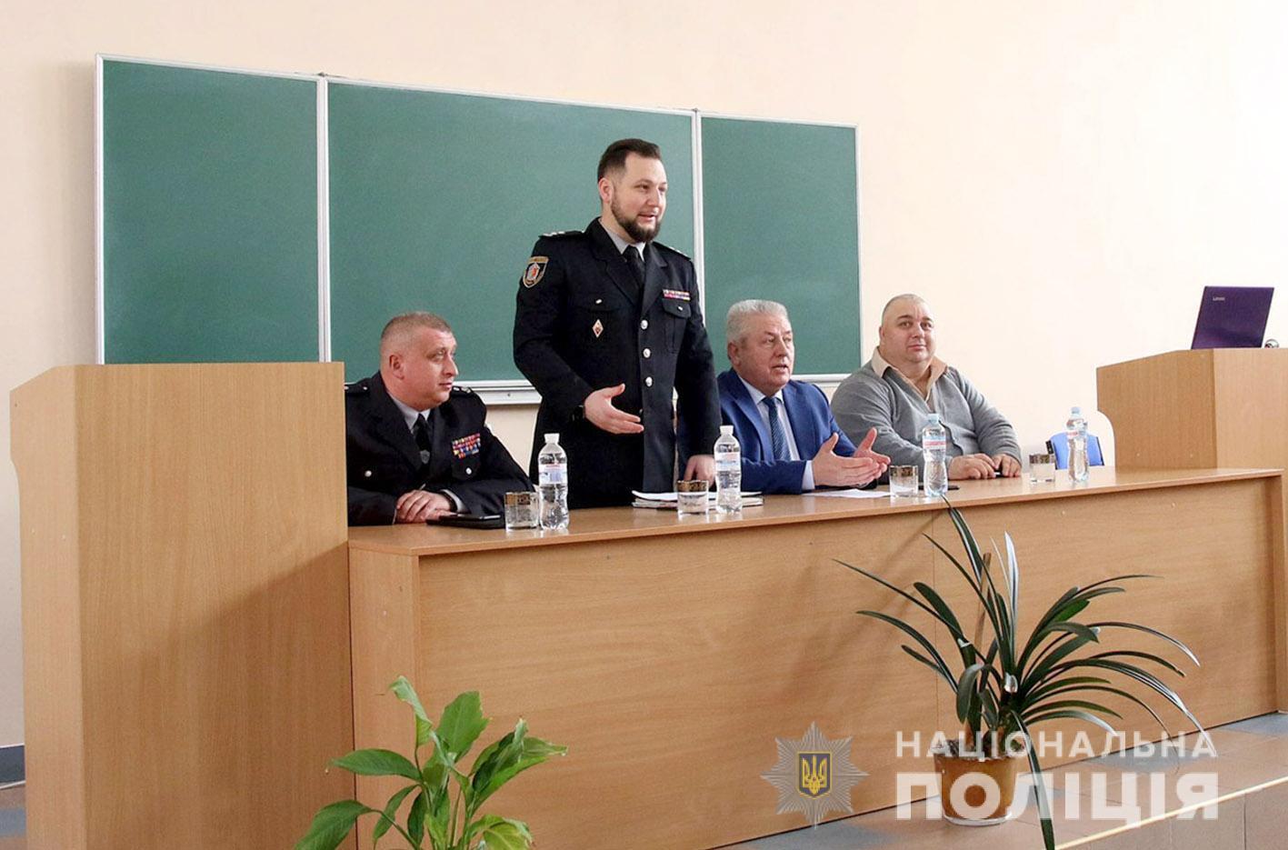 На Хмельниччині розпочалися перші міжвідомчі збори спеціалістів-кінологів з органів державної влади сектору безпеки