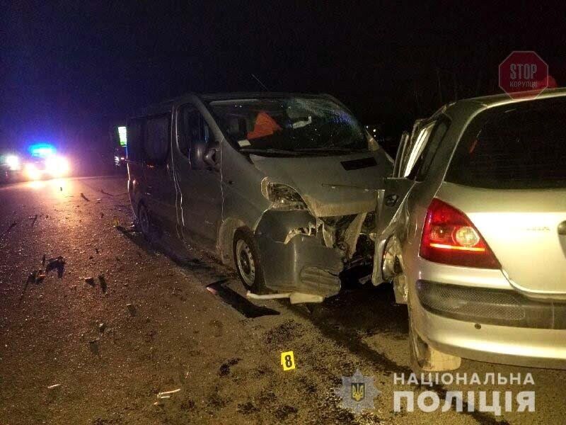 На Рівненщині сталося потрійне ДТП, двоє загиблих (фото)