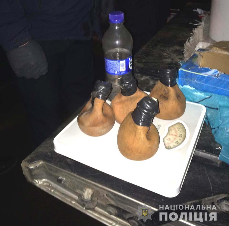 У Рівному правоохоронці затримали чоловіка за збут ртуті в особливо великих розмірах