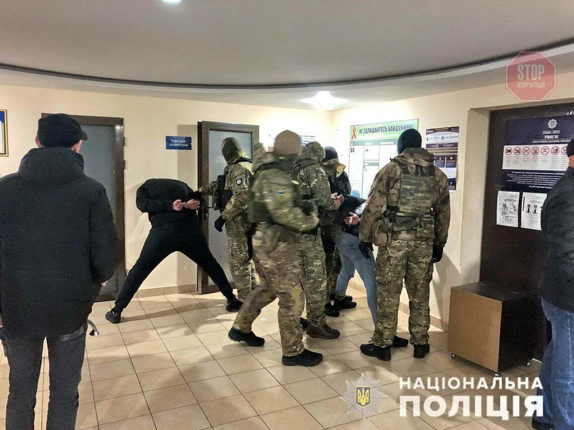 В Одесі озброєні злодії пограбували інкасаторів (фото, відео)