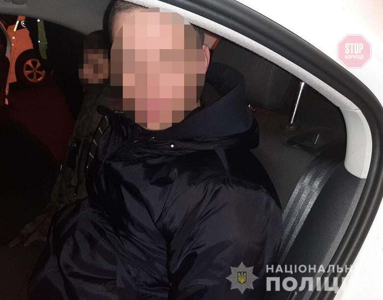 У Києві затримали горе-крадіїв, які зламали банкомат, але не дістали гроші