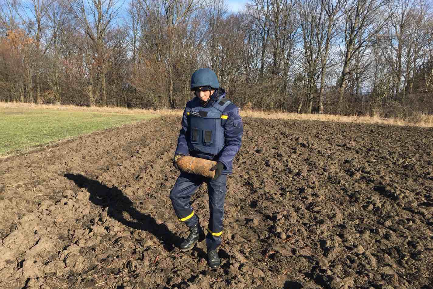 Чернівецька область: піротехніки знищили застарілий боєприпас