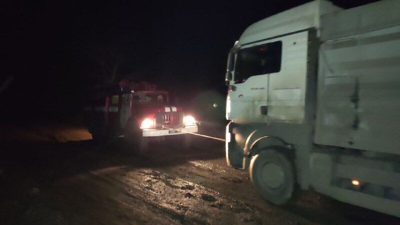 На Кіровоградщині рятувальники надали допомогу водіям 3-х автомобілів на складних ділянках доріг